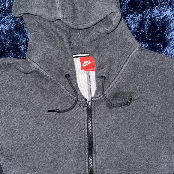 NIKE THICK ZIP UP SWEATER - Picture 2 of 3